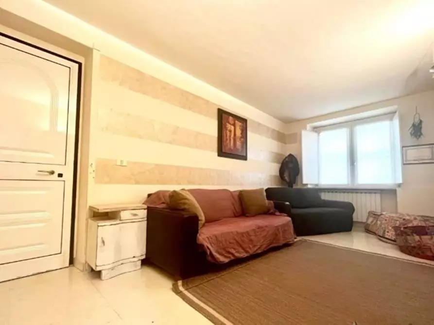 Immagine 9 di Appartamento in vendita  a Massa