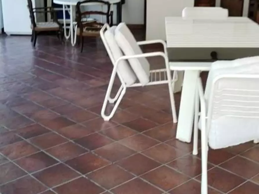 Immagine 2 di Appartamento in vendita  a Massa