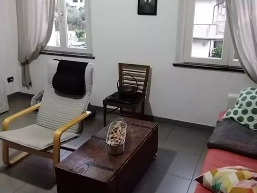 Immagine 2 di Casa bifamiliare in vendita  a Massa