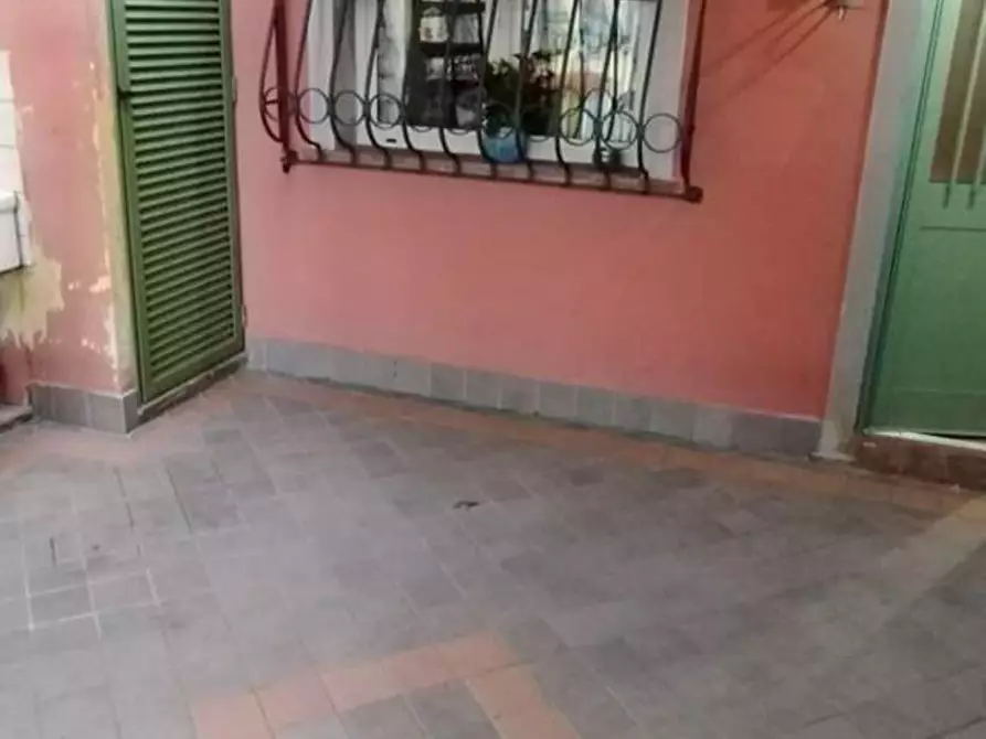 Immagine 17 di Casa bifamiliare in vendita  a Massa