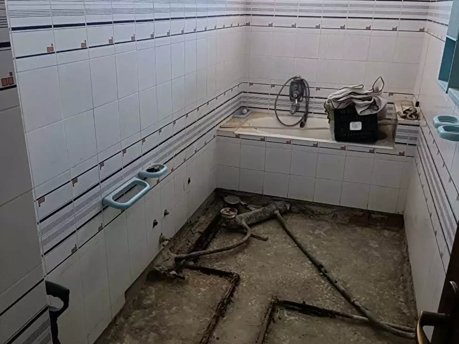 Immagine 12 di Appartamento in vendita  a Massa