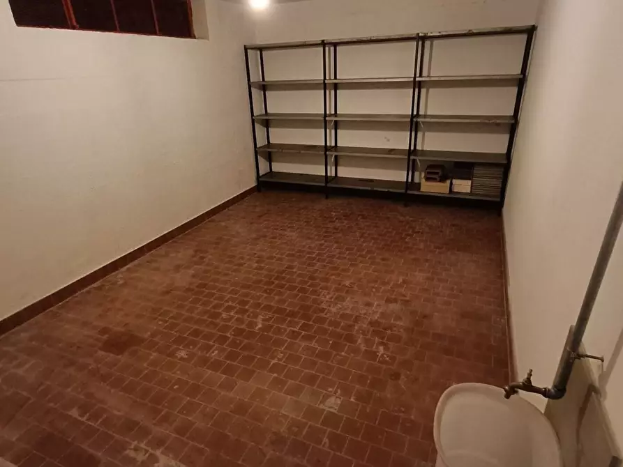 Immagine 7 di Appartamento in vendita  a Massa