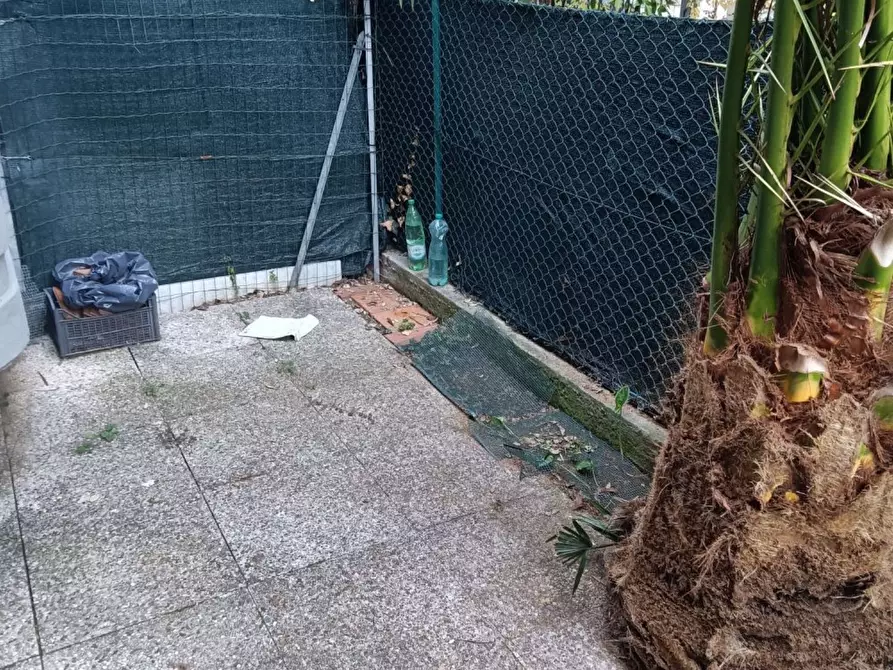 Immagine 9 di Villetta a schiera in vendita  a Massa