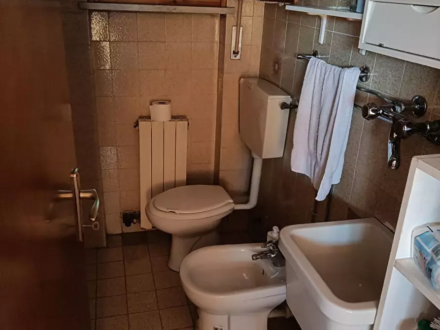 Immagine 8 di Villetta a schiera in vendita  a Massa