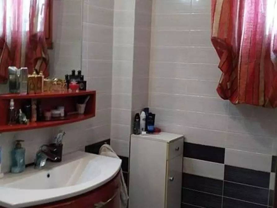 Immagine 14 di Villetta a schiera in vendita  a Massa