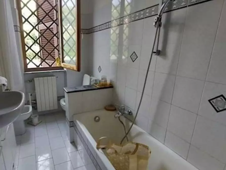 Immagine 5 di Appartamento in vendita  a Massa