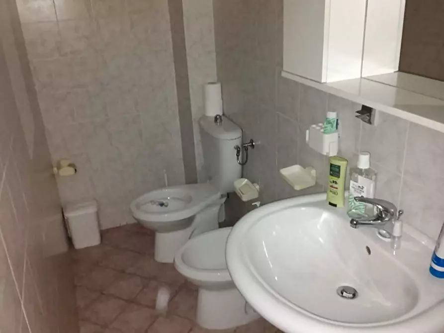 Immagine 6 di Appartamento in vendita  a Massa