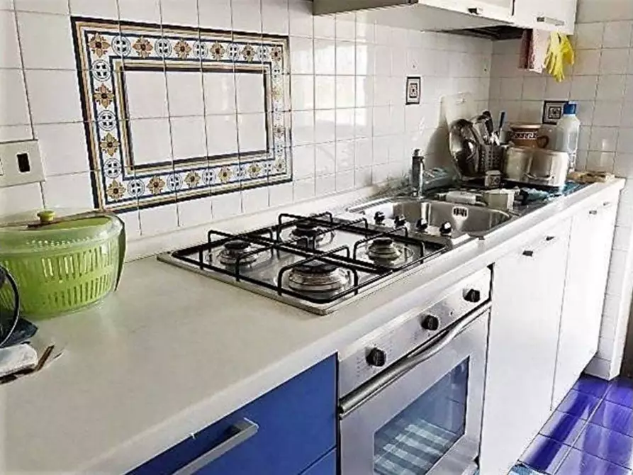 Immagine 5 di Appartamento in vendita  a Massa