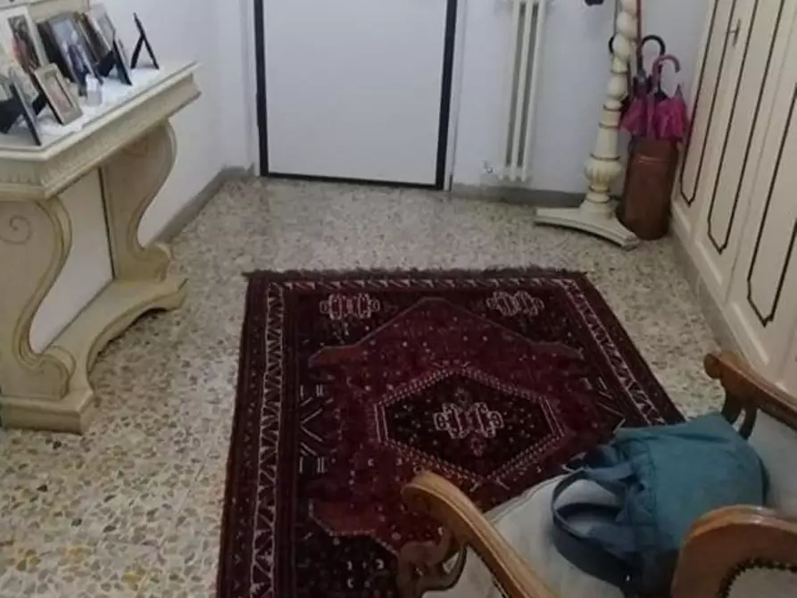 Immagine 3 di Appartamento in vendita  a Massa