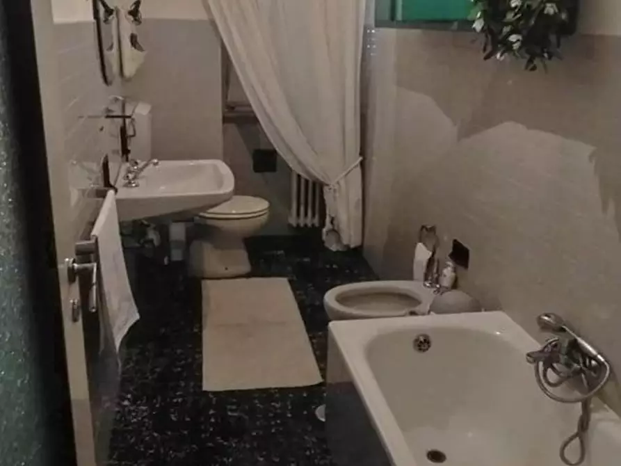 Immagine 11 di Appartamento in vendita  a Massa