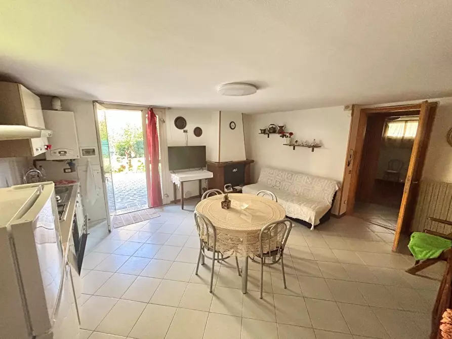 Immagine 10 di Villetta a schiera in vendita  a Castelfranco Di Sotto