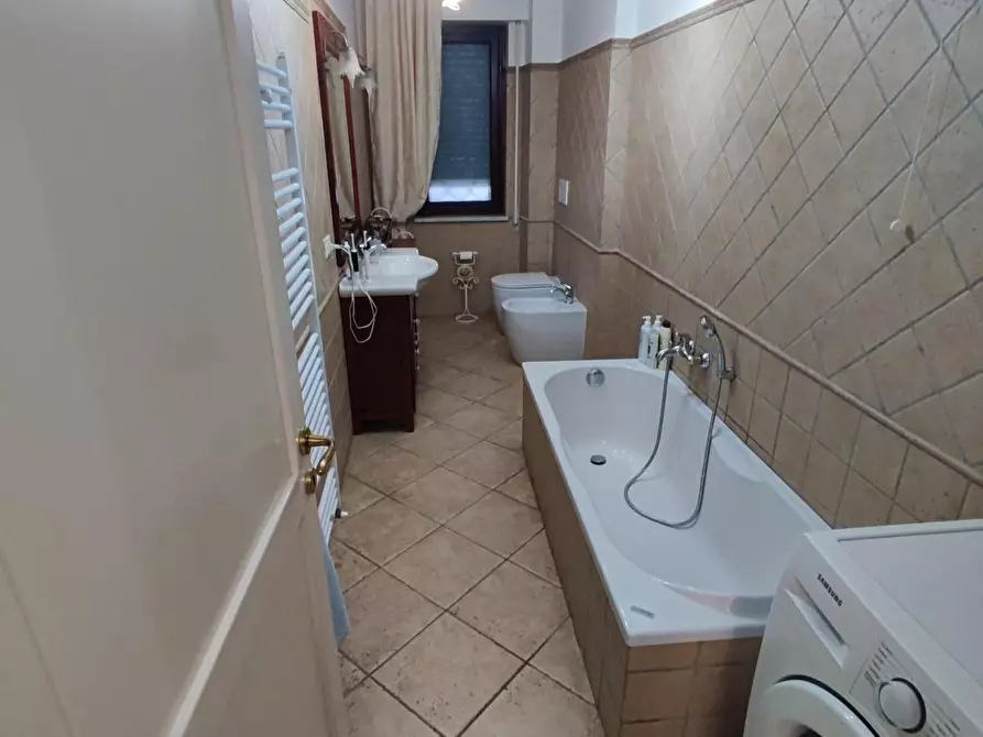 Immagine 8 di Appartamento in vendita  a Massa