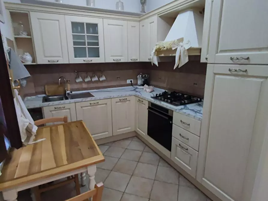 Immagine 4 di Appartamento in vendita  a Massa