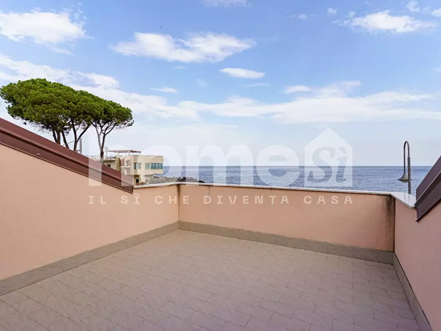 Immagine 27 di Villa in vendita  a Acireale