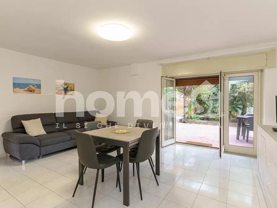 Immagine 5 di Villa in vendita  a Acireale