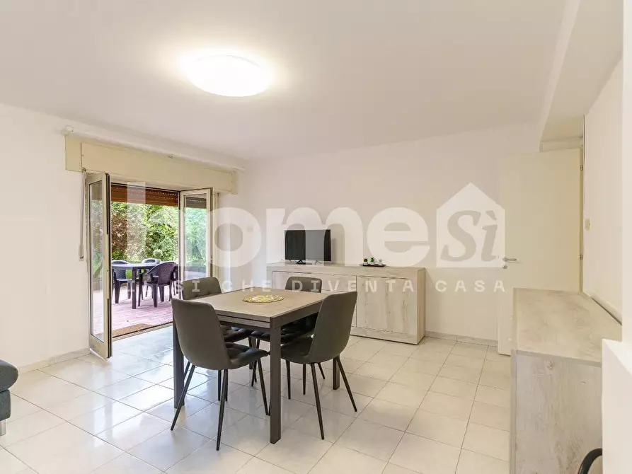 Immagine 2 di Villa in vendita  a Acireale