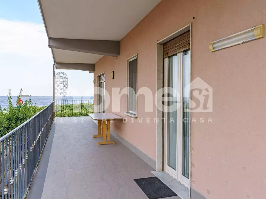 Immagine 21 di Villa in vendita  a Acireale