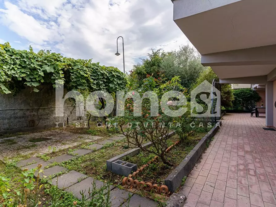 Immagine 32 di Villa in vendita  a Acireale