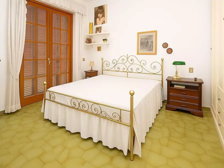 Immagine 4 di Casa bifamiliare in vendita  a Viareggio