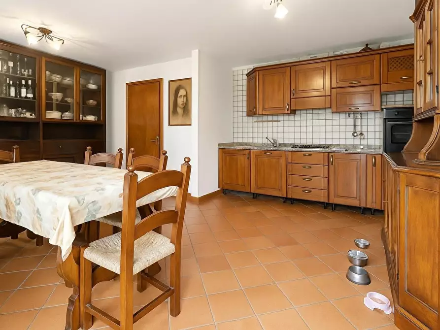 Immagine 3 di Casa bifamiliare in vendita  a Viareggio