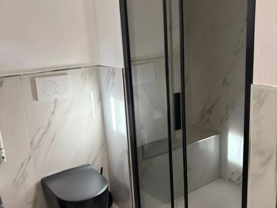 Immagine 9 di Appartamento in vendita  a Montignoso