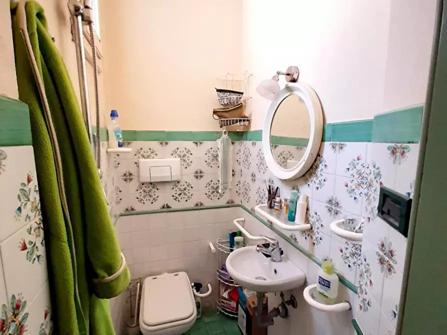 Immagine 13 di Villa in vendita  a Viareggio