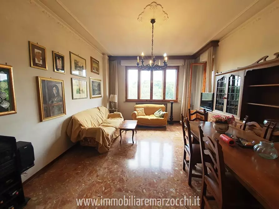 Immagine 1 di Appartamento in vendita  a Siena