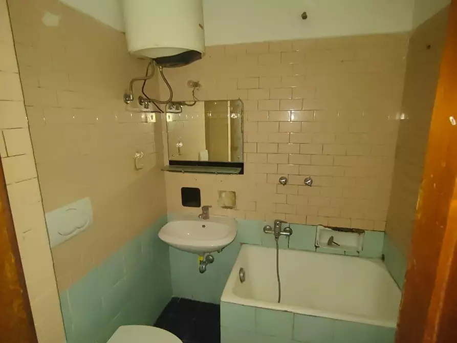 Immagine 17 di Appartamento in vendita  a Chiavari