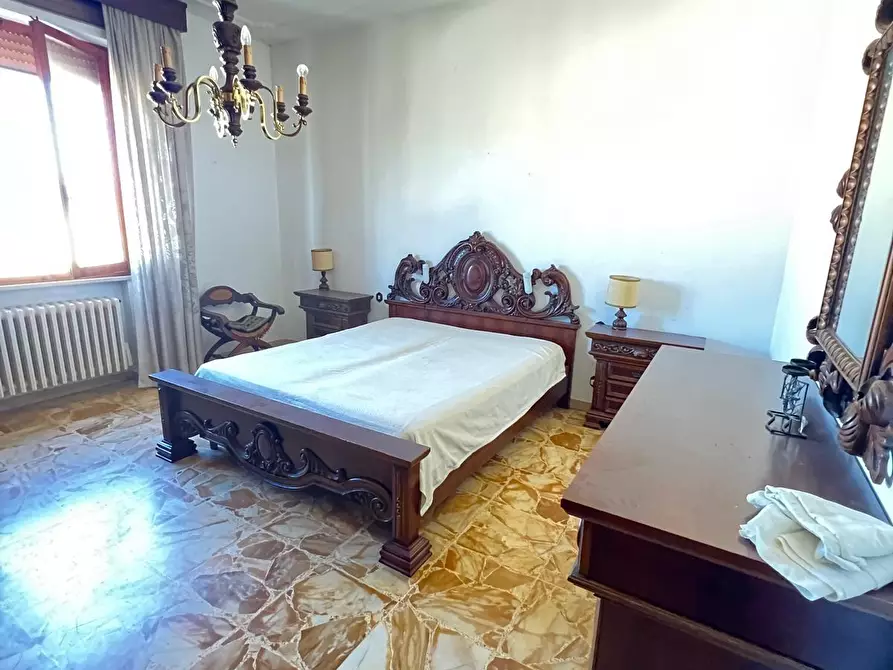 Immagine 11 di Appartamento in vendita  a Poggibonsi