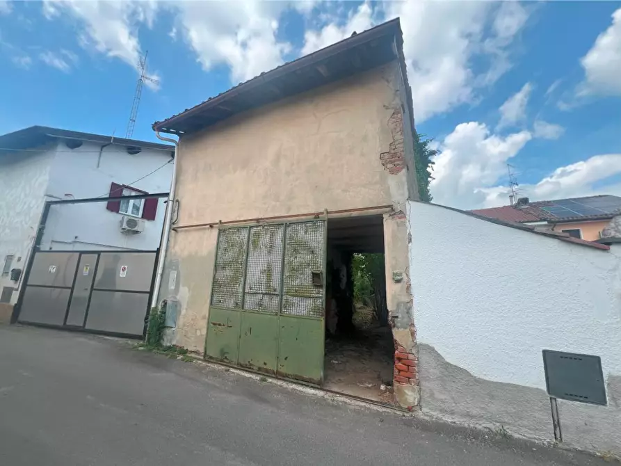 Immagine 1 di Magazzino in vendita  a Suardi