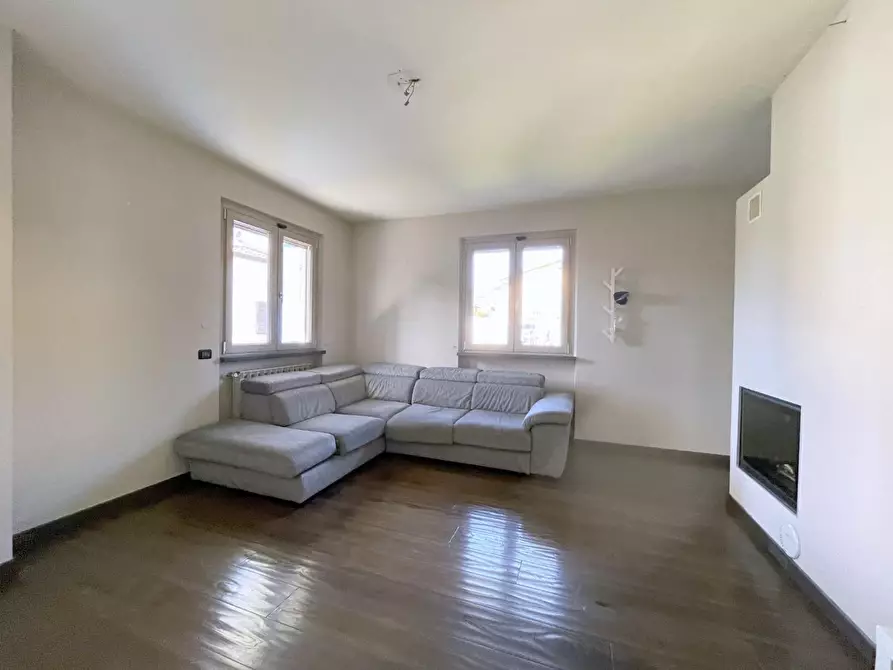 Immagine 21 di Villa in vendita  a Massarosa