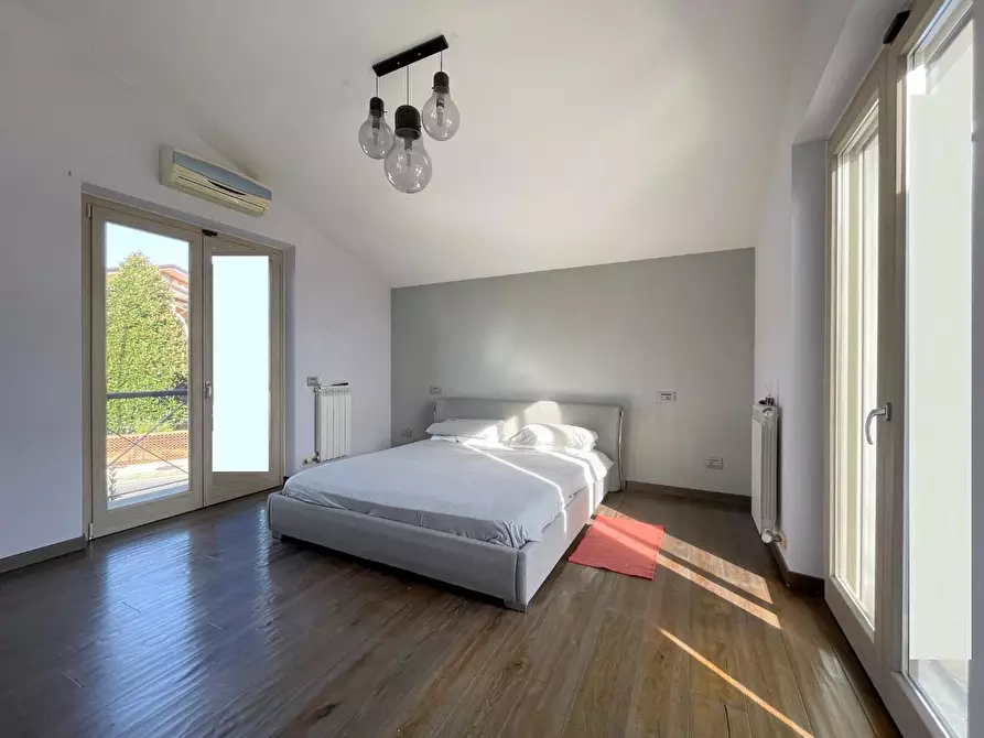 Immagine 45 di Villa in vendita  a Massarosa