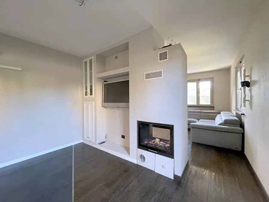 Immagine 13 di Villa in vendita  a Massarosa