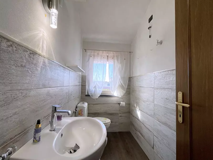 Immagine 34 di Villa in vendita  a Massarosa