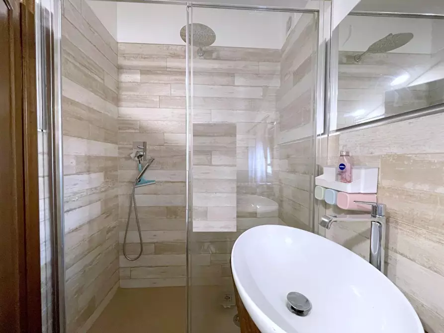 Immagine 42 di Villa in vendita  a Massarosa