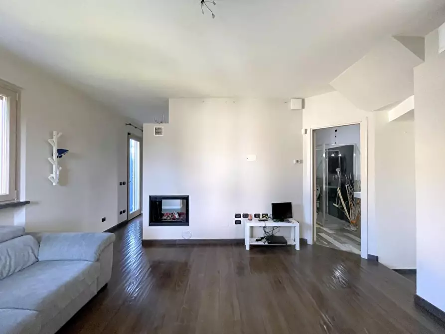 Immagine 16 di Villa in vendita  a Massarosa