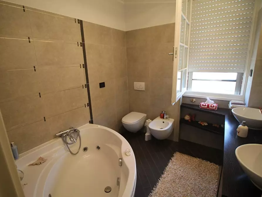 Immagine 10 di Appartamento in vendita  a Pisa