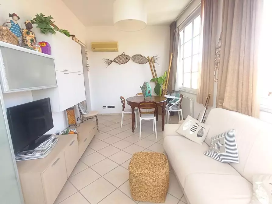 Immagine 16 di Appartamento in vendita  a Camaiore