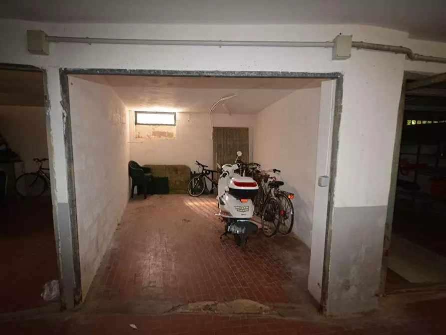 Immagine 28 di Appartamento in vendita  a Massa