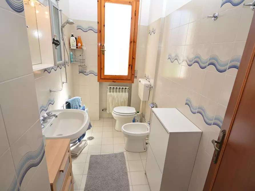 Immagine 19 di Appartamento in vendita  a Massa