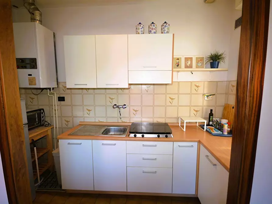 Immagine 9 di Appartamento in vendita  a Massa