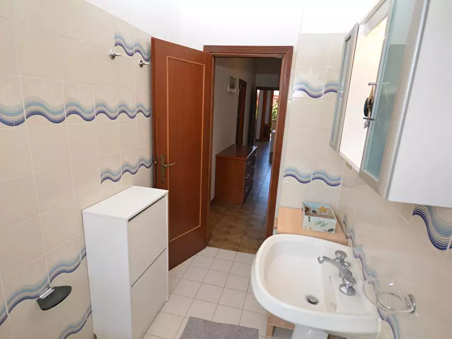 Immagine 40 di Appartamento in vendita  a Massa