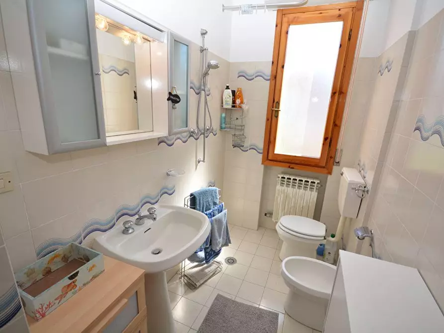 Immagine 39 di Appartamento in vendita  a Massa