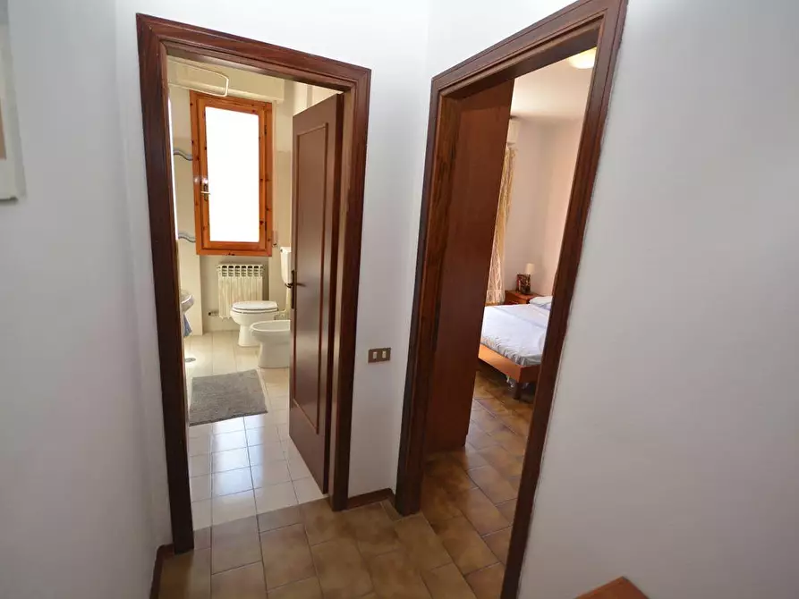 Immagine 18 di Appartamento in vendita  a Massa