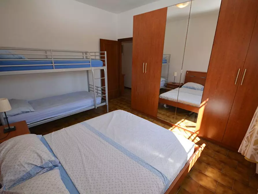 Immagine 15 di Appartamento in vendita  a Massa