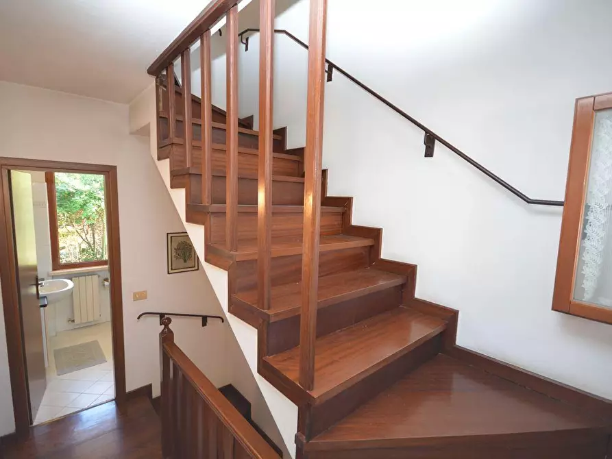 Immagine 14 di Villetta a schiera in vendita  a Montignoso