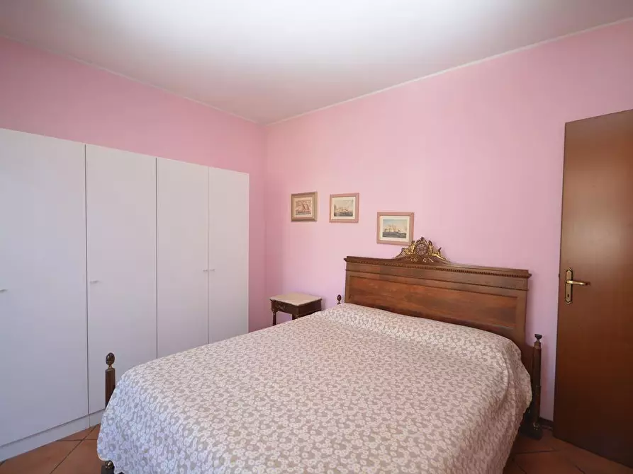 Immagine 13 di Villetta a schiera in vendita  a Montignoso