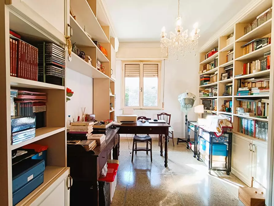 Immagine 19 di Appartamento in vendita  a Pisa