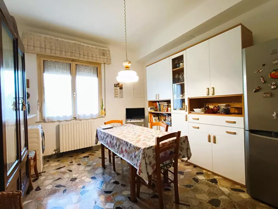 Immagine 11 di Appartamento in vendita  a Pisa