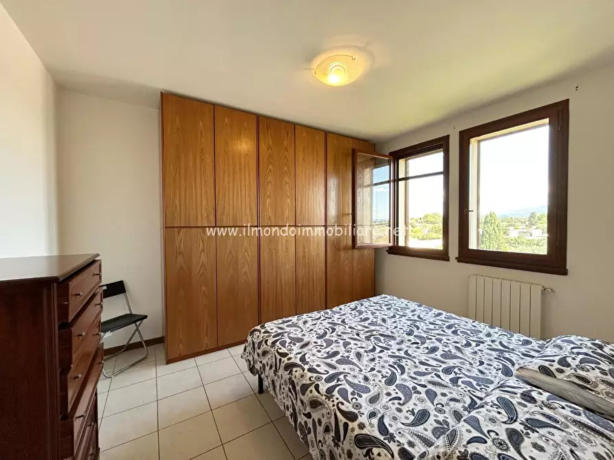 Immagine 12 di Appartamento in vendita  a Rosignano Marittimo